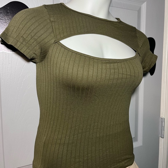 Top - Picture 5 of 5